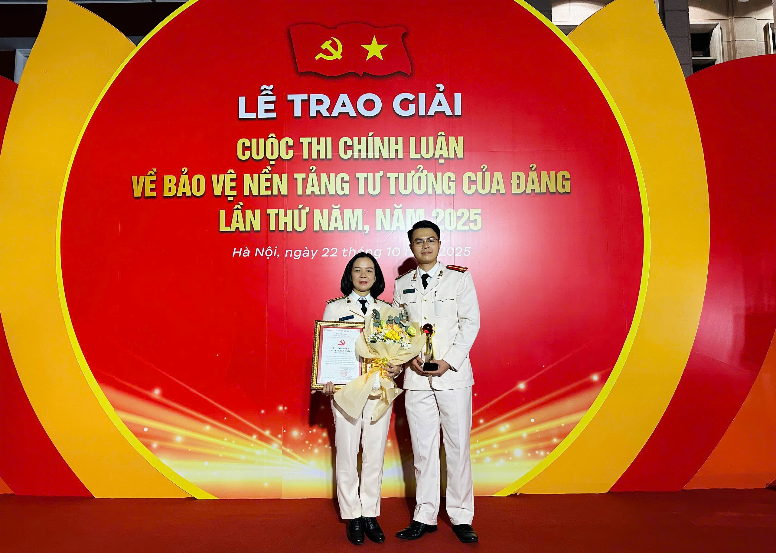 Cán bộ Công an Hải Phòng đạt giải tại Cuộc thi Chính luận về bảo vệ nền tảng tư tưởng của Đảng năm 2025